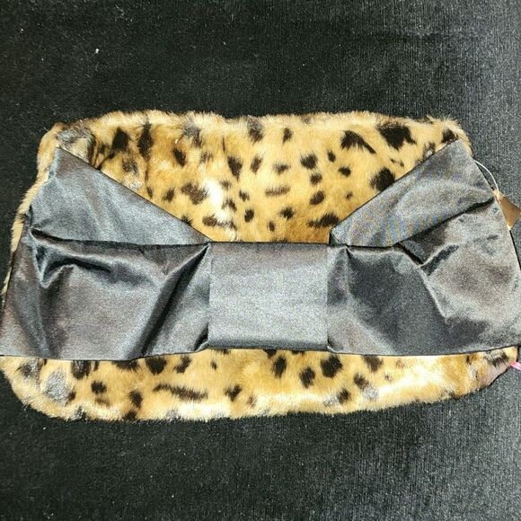 INC CLUTCH  - Picture 1 of 5